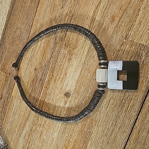 Vintage Native American Heishi Necklace with Square Medallion of Abalone Shell - Picture 6 of 6